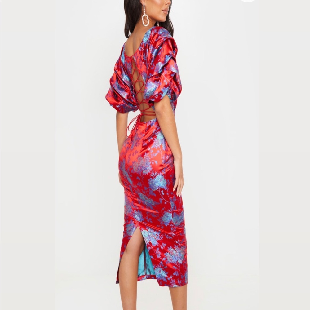 RED FLORAL JACQUARD LACE UP BACK MIDI DRESS🌹🌹🌹.